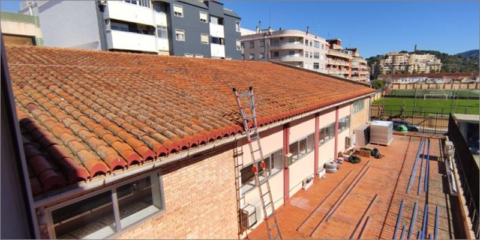 Alzira instala 50 módulos solares sobre la cubierta del Centro de Formación de Personas Adultas