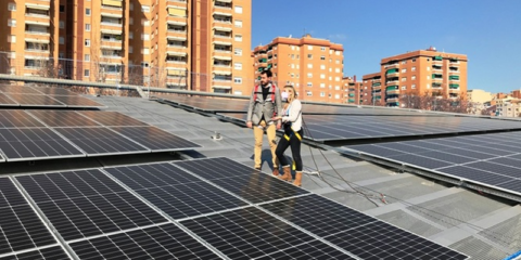 Instalación fotovoltaica compartida de 640 m2 sobre el depósito municipal de vehículos de Badalona