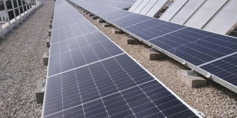 Concluyen las obras de la instalación fotovoltaica sobre la cubierta de un colegio de Ciutadella de Menorca