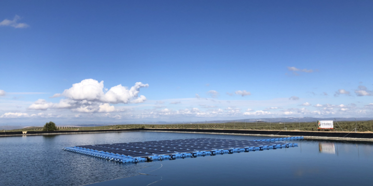 Sistemas fotovoltaicos flotantes en balsas de riego