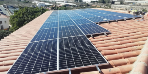 Salobreña apuesta por la energía solar para reducir la factura eléctrica de los edificios municipales