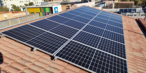 La sede de SEO BirdLife en Madrid instala una planta solar compartida con entidades sociales vecinas