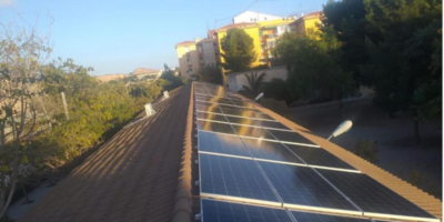Módulos solares fotovoltaicos en dependencias muncipales.