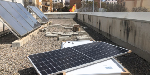 El Ayuntamiento de Sitges instala 40 paneles de energía solar fotovoltaica en la jefatura de la Policía Local