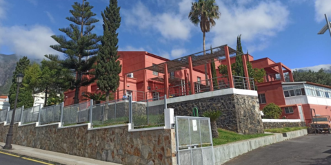 La residencia sociosanitaria de Arafo obtiene una certificación energética A gracias a la cubierta fotovoltaica