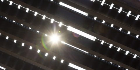 Pérgolas fotovoltaicas en espacios públicos de Barcelona compartirán energía con familias vulnerables