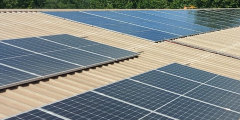 El pabellón municipal Ricardo Tormo de Canals amplía su instalación fotovoltaica de autoconsumo