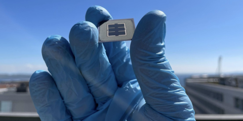 Desarrollan una célula solar de perovskita y silicio texturizado que tiene una eficiencia del 29,2%