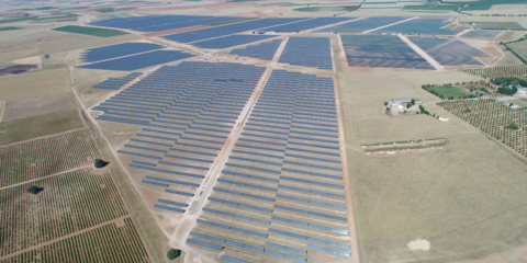 Comienzan a producir energía limpia cuatro nuevas plantas fotovoltaicas en Ciudad Real y Zaragoza