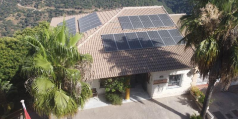 El Ayuntamiento de Pujerra apuesta por el autoconsumo en la Casa Consistorial y el polideportivo