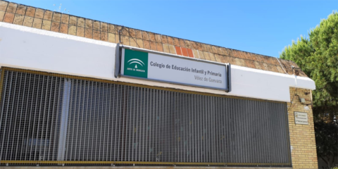 El Ayuntamiento de Sevilla concede las cubiertas de dos colegios a la Asociación Torreblanca Ilumina