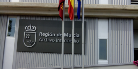 El Archivo Intermedio de Murcia ahorrará 6.000 euros al año con la instalación de placas solares