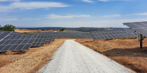 Extremadura cuenta con dos nuevas plantas fotovoltaicas que suman 100 MW en la localidad de Cedillo