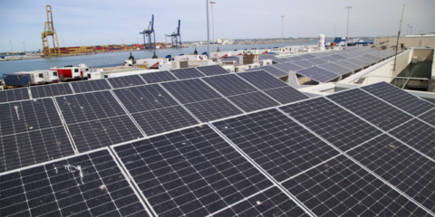 El Puerto de Cádiz pone en marcha en el edificio de Talleres su segunda planta solar fotovoltaica