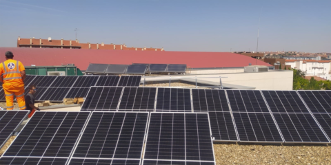 El Ayuntamiento de Salamanca instala más de 600 paneles solares en dependencias municipales