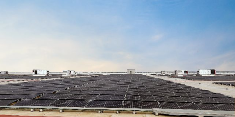 El centro logístico de Amazon en Dos Hermanas cuenta con más de 13.300 paneles solares