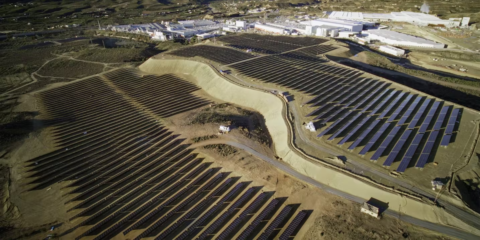 Grupo Consentino inaugura una planta solar de 20 MW en su parque industrial de Almería