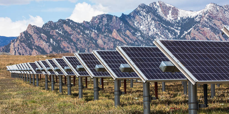 El mayor espacio entre los paneles solares viene con beneficios