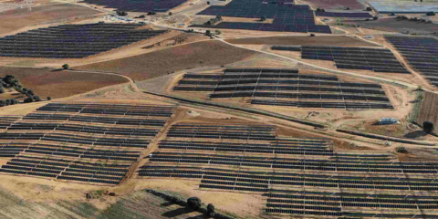 Puesta en marcha de las plantas solares Minglanilla I y II en Castilla-La Mancha para producir 175 GWh al año