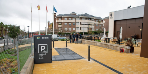 Un complejo deportivo de Boadilla del Monte instala puntos de recarga eléctrica con suelo solar