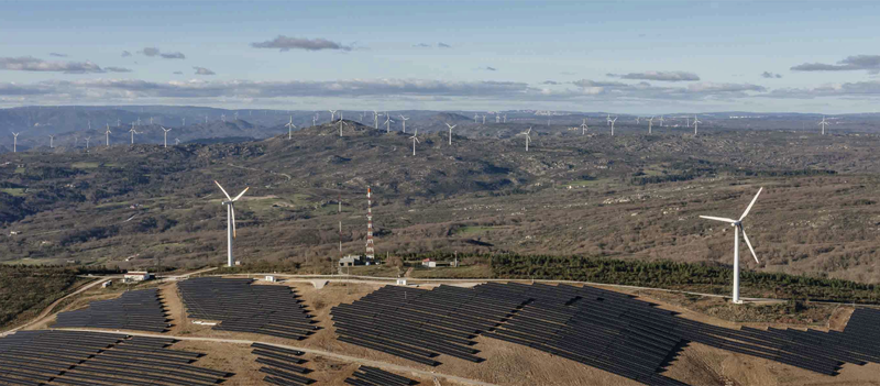 nuevo complejo híbrido de producción de energía solar y eólica