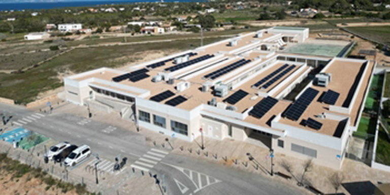 El Consell amplía la instalación de placas fotovoltaicas en cuatro edificios públicos