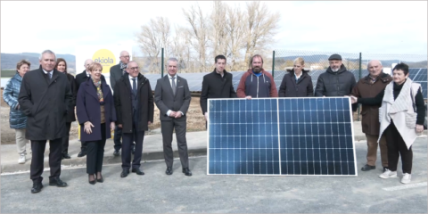 El parque solar fotovoltaico de Mendialdea ya cuenta con el 25% de las estructuras instaladas