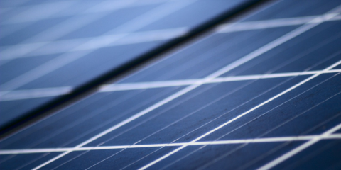 La iniciativa para cubrir el Canal de Navarra con placas fotovoltaicas iniciará una primera fase piloto