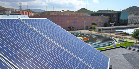 Licitación para construir una planta fotovoltaica de autoconsumo en la ETAP El Atabal de Málaga