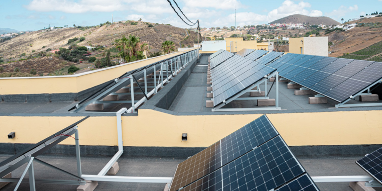 El centro sociosanitario de El Sabinal de Las Palmas de Gran Canaria instala una planta fotovoltaica de 147,6 kW