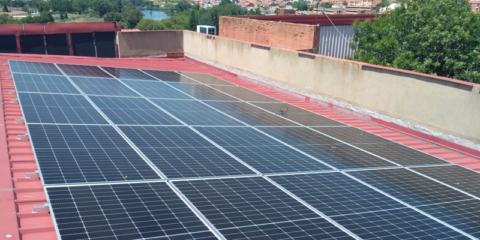 La Universidad de Salamanca comienza la instalación de paneles solares en varias facultades