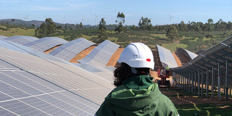 Iberdrola y Vodafone firman tres nuevos acuerdos de compra de energía limpia