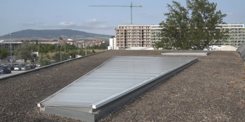 Las cubiertas de cuatro edificios municipales de Pamplona contarán con instalaciones fotovoltaicas