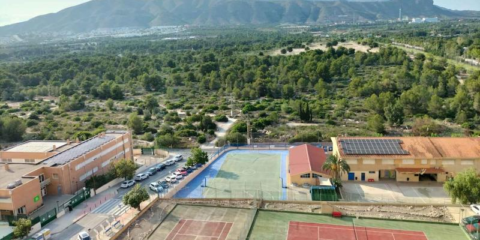 Los módulos fotovoltaicos de ocho colegios de Benidorm reducirán las emisiones de CO2 en 375 toneladas