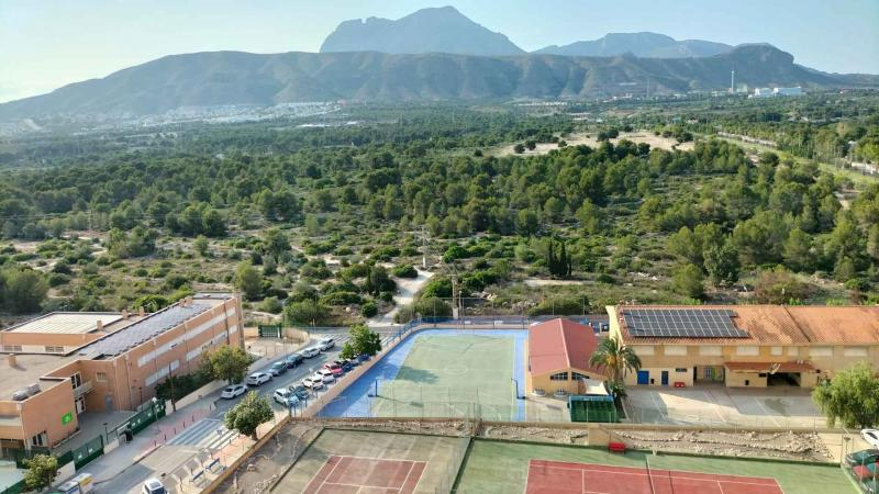Módulos fotovoltaicos en ocho colegios de Benidorm