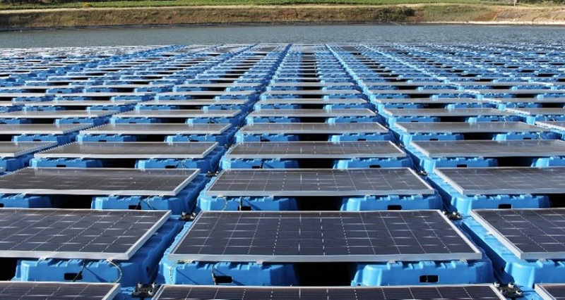 instalación fotovoltaica flotante