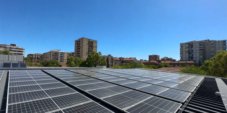 instalación fotovoltaica del Centro Deportivo Municipal de Lobete de Logroño