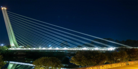 Un ‘parking solar’ abastecerá de energía la nueva iluminación LED del puente del Alamillo en Sevilla
