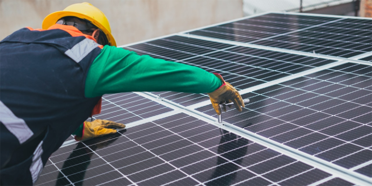 Edificios públicos de Montilla consiguen reducir su factura gracias a la instalación de placas fotovoltaicas