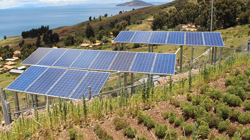 El acuerdo suscrito por la Junta de Andalucía para integrar agricultura y renovables contempla la generación de energía agrovoltaica.