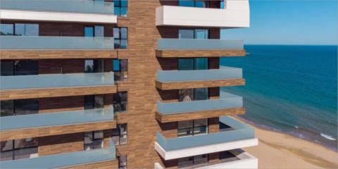 Conecta Solar, la nueva gama de barandillas fotovoltaicas que se integran en las fachadas