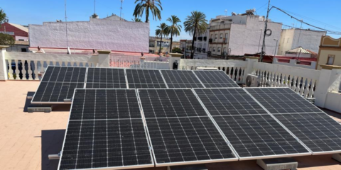 El municipio sevillano de Isla Mayor dota a tres edificios municipales de instalaciones fotovoltaicas