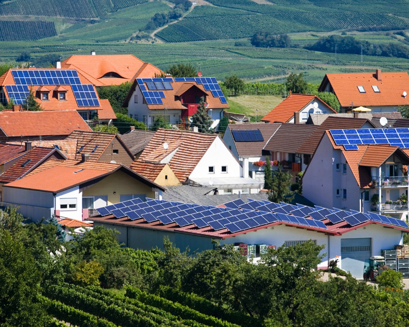 Las comunidades energéticas son una de las prioridades y objetivos para lograr la reducción de emisiones e incrementar la participación en las energías renovables.