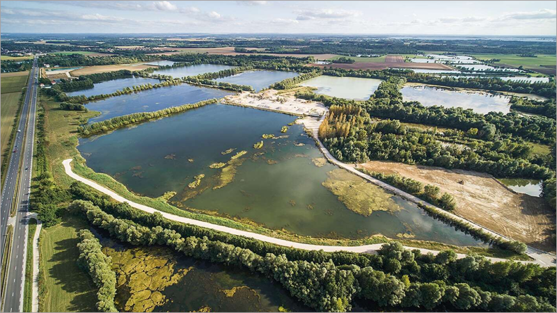 La planta solar flotante Les Ilots Blandin se ubicará en una antigua cantera en Francia (Imagen: Romain Berthiot).