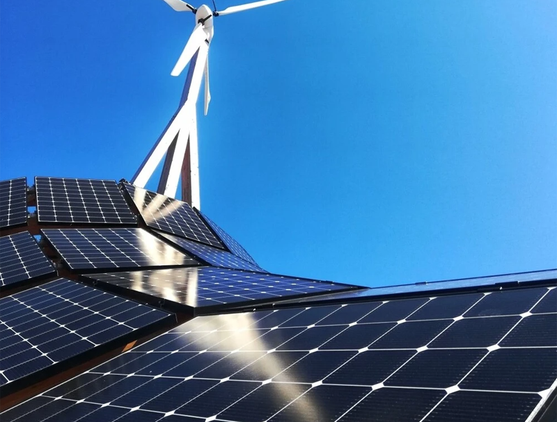 En el Ayuntamiento de Quer ha aprobado una bonificación del 50% en el municipio para motivar a las comunidades a llevar a cabo una transición energética que incluya energía solar fotovoltaica y/o térmica en los edificios.