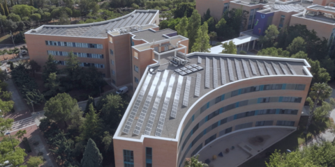 La Universitat Jaume I amplía la red de parques solares para autoconsumo con tres cubiertas