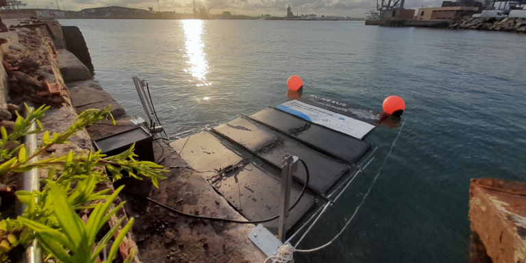 Llega a España el primer prototipo de energía solar flotante en aguas marinas, un proyecto piloto innovador ubicado en el Puerto de Valencia.