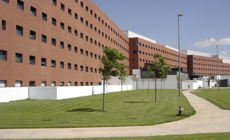 La energía eléctrica suministrada por los paneles fotovoltaicos se conectará a la red de baja tensión y se destinará a la climatización del hospital de Ciudad Real.