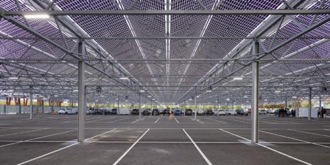 Pamplona reabre un aparcamiento disuasorio con 2.736 paneles solares para autoconsumo