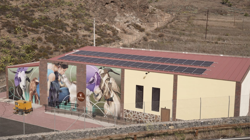 El Cabildo impulsa la autosuficiencia energética en el Centro de Interpretación del Queso y el Pastoreo con una instalación de placas fotovoltaicas.